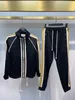 Herbst- und Winter Modemarke Designer Tracksuits US -Größe Luxus -Tracksuit Hochwertige Reflexionsstreifen Ribbon Design Mens Black Freizeit Sportarten Trailsuiten