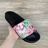 Hommes Femmes Pantoufles En Cuir Sandles Baskets Homme Mode Maison Pantoufle Salle De Bains Abeille Serpent Fleur Sandales Chaussures Femme Tongs Luxe Femme Sandale Diapositives D'été