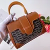 2022 Nouveau Mini Saigon Sacs à bandoulière Cuir Femme Gooya Luxurys Designers Portefeuille Sac à main en cuir Poignée en bois Sac Messenger I290T