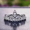 Bröllopsringar Huitan Princess Crown Shiny Crystal Zircon Women Engagement Proposal Finger Ring For Lover Elegant Female Fashion Jewelry Rita