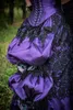 Vintage lila och svarta viktorianska aftonklänningar Cap Sleeve Lace Ballroom Prom Gowns 2022 Kvinnor Historisk dräktkorsett Satin Special Occasion Dress