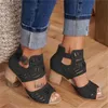 Vintage Hollow Out Sandaler Mid Heel Summer Slip-On Buckle Ladies Skor Artificialtoe Casual Bröllopspumpar Kvinnor # Sjpae-12