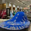 Luxo Royal Blue Quinceanera Vestidos 2022 Apliques dourados Minchados vestidos de baile de trem Puffy