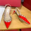 Valentijnsschoenen Fashion Sandals Dames Pumps Casual Designer Gold Matt Leather Budded Spikes Slingback High Heels S 155