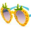 Nuovi cartoni animati adorabili occhiali da sole per bambini carino cornice a forma di fragola ragazze bambini occhiali da sole occhiali rotondi tonalità UV400