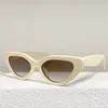 MY CAT SUNGLASSES Z1610 features a classic narrow retro shape and unique geometric lines Accessory from the Spring Summer 2022 Cruise collection with original box