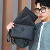 高級デザイナーの男性Sクラッチバッグ織り革の財布とハンドバッグ大容量ビジネスエンベロープiPad220527