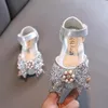 Sandals 2022 Girls Princess Shoes Kids Childrens Pearl Bow Rhinestones Dance Wedding Performance Spring Summer