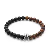 Charme Armbänder Krone Armband Männer 2022 Klassische Handgemachte Matte Tiger Eye Stein Perlen Für Schmuck Geschenk Pulseira Masculina Kent22