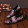 Tasarımcı-Yeni Varış El Yapımı Hakiki Deri Erkek Flats Loafer'lar Oyma Klasik Erkekler Deri Ayakkabı Tasarımcı İtalyan Erkek Elbise Ayakkabı Artı Siz