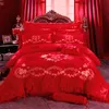 Conjunto de roupa de cama de casamento de renda rosa vermelha luxo king queen size conjunto de cama princesa jacquard bordado cetim capa de edredom colcha lençol2320