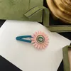 2022 Nueva moda de lujo Acrílico Clips para el cabello Barrettes Niñas Personalidad agradable G Letras Diseñador Colorido Cristal Piedra Horquillas Bra7770790