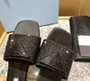 Dam Sommartofflor sandaler bänkskor Snygga platt strass super flash fyrkantig tå fritid Enkelhet bekväma halkfria mångsidiga sandaler P62903