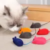 Cat Toys 2pcs Mouse Squeak Sound Смешное играет игрушка для котенка Flocking Interactive Teaser Pet Suppliescat