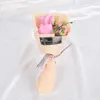 Couronnes de fleurs décoratives, Bouquet de roses artificielles, main tenant une fleur de savon, cadeau de saint-valentin, mariage, fête d'anniversaire, décoration Flo