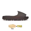 2022 Beach Slippers Men Damesontwerper Sandaal Luxe schoenen Onyx Bone Resin Desert Sand Enflame Oranje Earth Bruin roet Core Pure Flat Summer Dia's met doos EUR 36-47