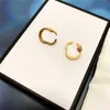 Klasyczne kolczyki literowe Studs Charm Retro Designer Kolczyki Kobiety Binedropy Biżuteria z pudełkiem prezentowym na imprezę rocznica 248n