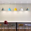 Hanglampen Noordse LED -lichten Minimalistische eenhoofdige houten hanglamp