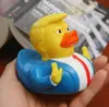 DHL Duck Bath Toy Novelty artiklar PVC Trump Ducks Dusch Floating US President Doll Showers Water Toys Novely Kids Gifts Hela 8039279