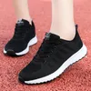 Kleid Schuhe Frauen Casual Sport Mode Männer Laufen Weben Air Mesh Turnschuhe Schwarz Rutschfeste Schuhe Atmungsaktive Jogging 220829