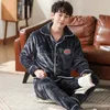 Vêtements de nuit pour hommes hiver hiver en pyjamas de flanelle masculin pyjamas gris carton de sommeil solide 220823