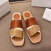 Kvinnor sandal slipper woody mules tofflor designer canvas broderade kors vävda sandaler sommar utomhus peep toe casual tofflor brev stylist skor