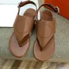 Trend￪ncia de moda de alta qualidade de moda simples e confort￡vel Sandals Flop Sandals Designer de luxo Lady Leather Sand￡lia plana Tamanho 35-41