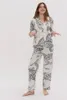 Personlig leopardpyjamas för kvinnor Långärmad bomullspyjamas hemkläder kostymer kan bäras utanför Cheetah Sleepwear White 220621