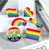 Flaga Rainbow Heart Brooth Peace and Love Enamel Pins Ubrania Bor Lapel Pin wesoły lesbijska ikona ikona odznaka unisex biżuteria prezent gc1119