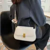 Sacs à bandoulière Mode Cuir Pu Sac Street Tendance Messenger Personnalité Bague Chaîne Selle Femme Fille