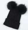 Berretti invernali in maglia di lana all'uncinetto Berretti da donna Solid Warm Black White Double Fur Balls Cappelli Accessori Beanie / Skull Oliv22