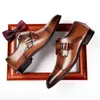 Scarpe eleganti 2022 Nuove scarpe da lavoro in pelle Abito formale britannico da uomo Gentlemen's Single Office Professional Wedding Youth 220802