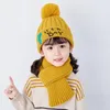 Beretten 1-8 jaar kinderen gebreide sjaal en hoed set luxe winter warme beanie hoeden sjaals met bontpom voor jongens meisjes ZZ-415Berets