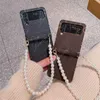 Luxury Triangle Design P Phone Cases for Samsung Galaxy Z Flip 3 5G Fashion Cloth Fiber Case Pearl Handy Chain for Samsung Galaxy Z Flip 4 Z Flip 2 Fashion Cover