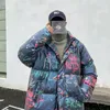 Herrarna ner parkas vinter 2022 graffiti tryckning kamouflage casual bomull vadderade kläder lösa mode bröd vindtät kappa plöke storlek m-5xl