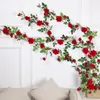 Dekorative Blumenkränze Hochzeit Wanddekoration Rote Rosenrebe Künstliche gefälschte hängende Rosen Schnur Kunststoffgirlande DekorationDekorativ