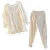 Söt Kvinnor Princess Ruffle Pajama Sats Toppar + Pants.Vintage Lady White Jacquard Cloth Pyjamas Set Victorian Girl's Home Sleepwear 220329