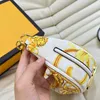 Yarım Ay Tote Çanta Crossbody Bags Bilek Paketi Klasik Karakter Mektubu Baskı Mulberry İpek Malzeme Kadın Omuz Çantaları Çantası Çapraz