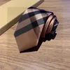 Corbatas de diseñador Corbata de seda para hombre Corbatas casuales de negocios a rayas Marca de lujo Accesorios para hombres de alta calidad con cajas