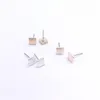 Yeni Klasik Kare Küpe Çiviler Toptan Pürüzsüz Yüzey Tasarım Düz Kulak Çiviler Erkekler ve Kadınlar için Basit Stil