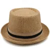 Breite Krempe Hüte Männer Frauen Klassische Stroh Pork Pie Fedora Sonnenhüte Trilby Caps Sommer Boater Strand Outdoor Reise Party Größe US 7 1/4 UK L Sco