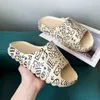 Slippers Voor Vier Seizoen Meisjes Jongens Baby Mini Strand Designer Bont Slides Sandaal Platte Zwembad Water EVA Thuis Schoenen voor Kinderen Peuter 220617