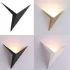 Lampade da parete moderne a forma di triangolo minimalista in stile nordico Luci da soggiorno per interni 3W AC85-265V Illuminazione sempliceParete