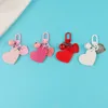 Graverad hjärta Hängsmycke Alloy Bell Keychain Party Favor Creative PU Läder Ryggsäck Bag Charm Tillbehör Födelsedag Årsdag Present Tiktok