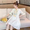 Les femmes enceintes blanches d'été habillent les manches à manches fusées courtes modes brodées maternité Aline robe de grossesse de style chinois J220628