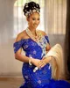 Elegant Off Schulter Meerjungfrau Prom Kleider Royal Blue Lace Applqiues Perlen mit Federn Zug sowie formelle Abendkleider für afrikanische Frauen