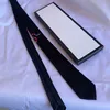 100% silkesloppsmärke Mens Casual smal slips levereras med etikett och presentförpackning