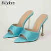 Eilyken Blue High Heel tofflor Summer Fashion Crystal Design Point Toe Slides Women Mules Pumpar STOR STORLEK 35 42