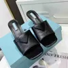 Sandalias de diseñador para mujer Zapatillas de cuero genuino con punta cuadrada Chanclas planas de moda Sandalia de tacón alto Toboganes de playa Baño de hotel Zapatillas Fasion