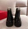 Luxo Brands Booties Sapatos Woman tornozelo Viv Chelsea Rangers Strass Buckle Boots Black Patent Leather Borracha Sole baixo salto 35-42